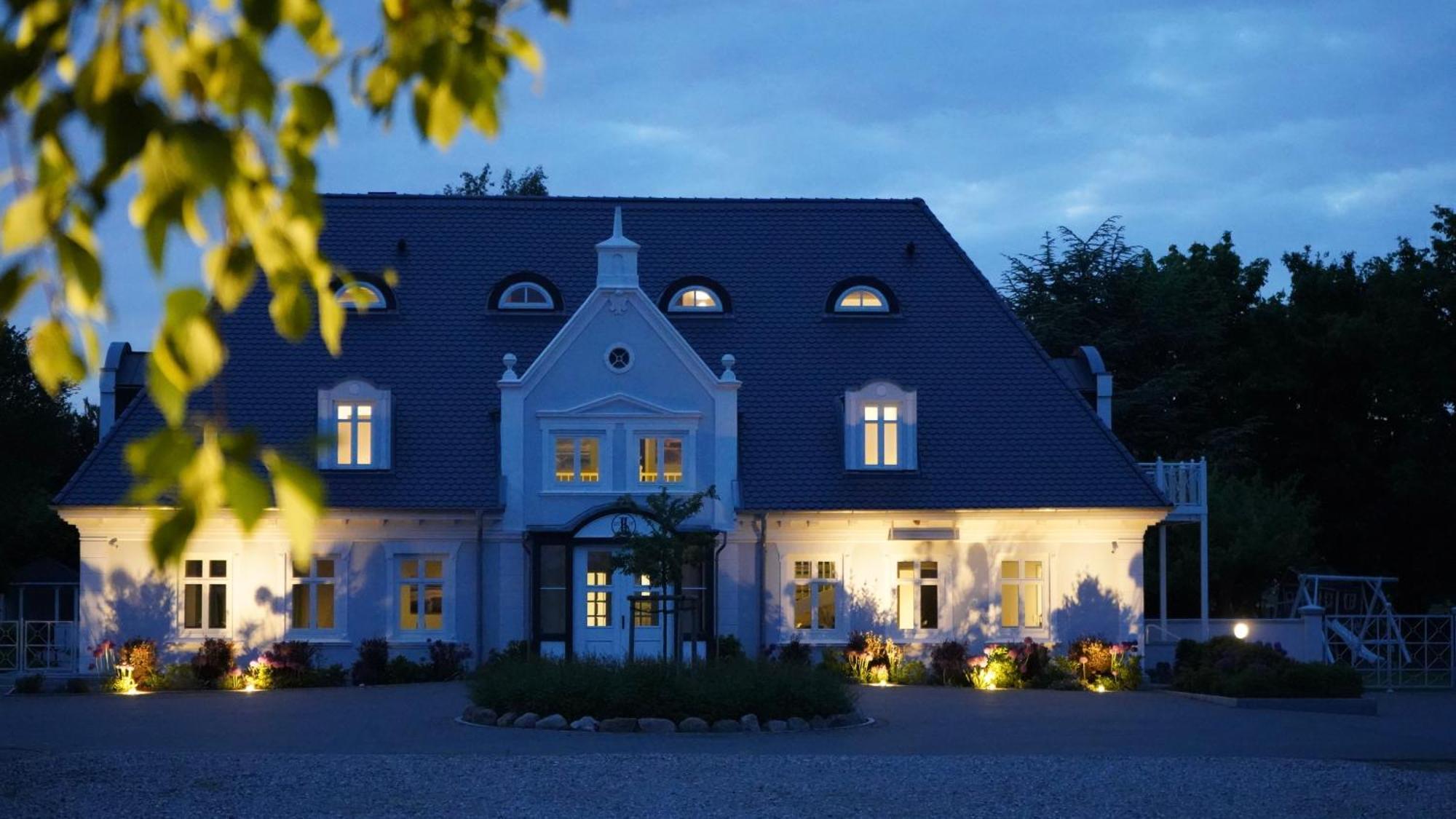 Отель Landhaus Luetjenhof Гросенброде Экстерьер фото